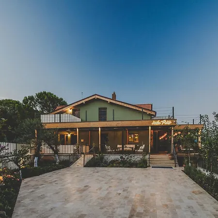 Δωμάτια σε οικογενειακή κατοικία Ida Trio *