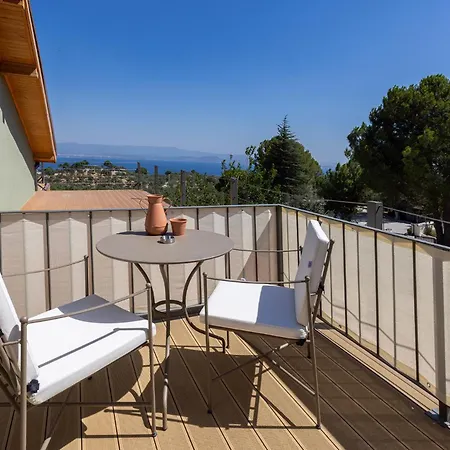 Δωμάτια σε οικογενειακή κατοικία Ida Trio Αδραμύττιο