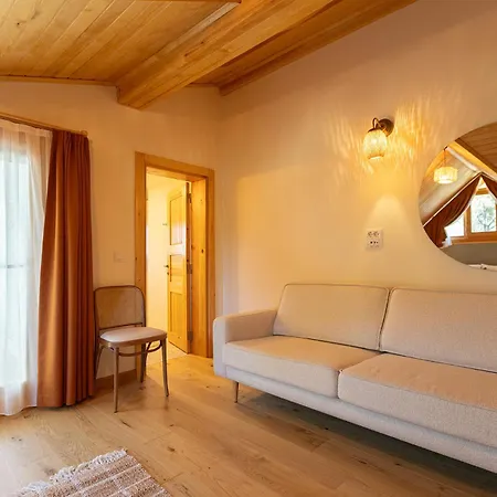 Ida Trio Αδραμύττιο