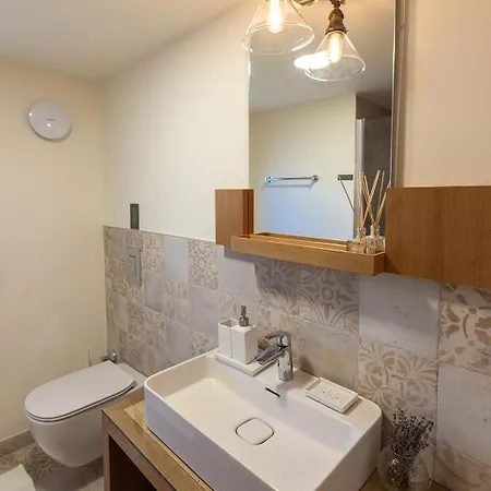 Δωμάτια σε οικογενειακή κατοικία Ida Trio